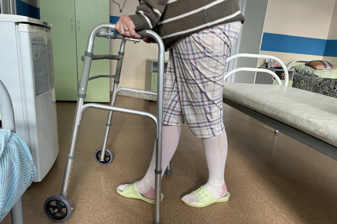 В Екатеринбурге врачи поставили на ноги 78-летнюю туристку из Санкт-Петербуга, которую сбили самокатчики - Фото 1