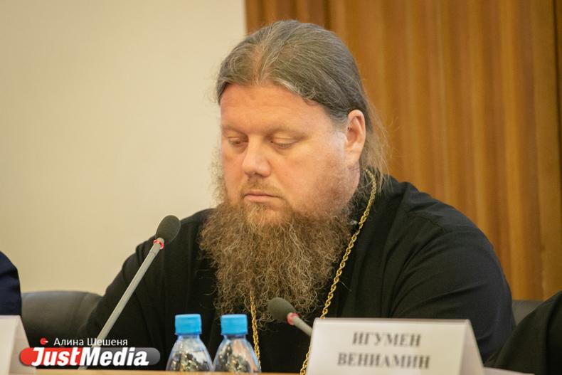 Настоятель Храма-на-крови Максим Миняйло назвал суррогатной материнство «худшим видом проституции» - Фото 1