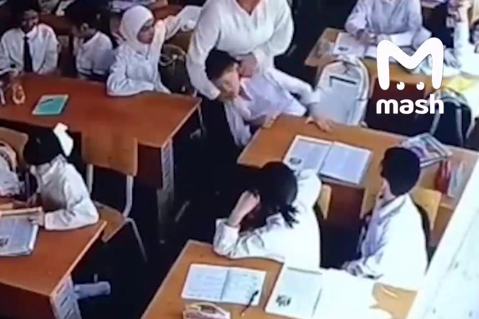 В Ташкенте учительница избила ребенка, за то, что он попросил ее говорить на русском - Фото 1