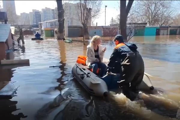  Из Оренбургской и Курганской областей эвакуировали более 11 тысяч жителей - Фото 1