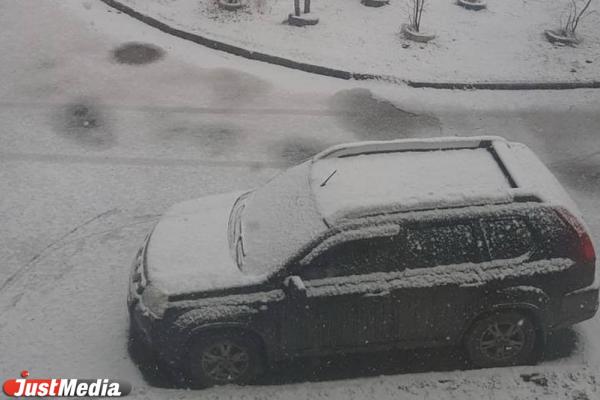 Свердловская ГИБДД предупредила о сильном снегопаде на свердловской трассе - Фото 1