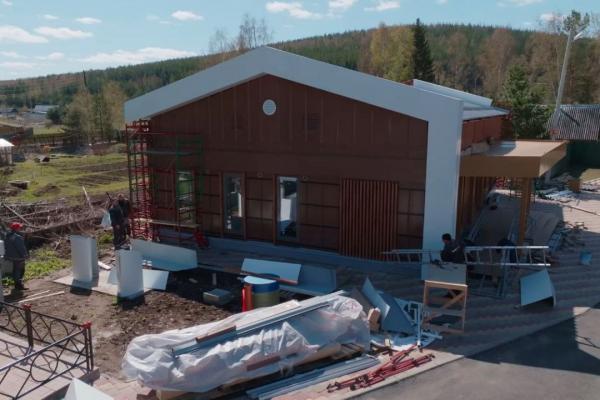 Депутат ЗакСО оценил ход строительства сельского клуба в Сагре - Фото 1