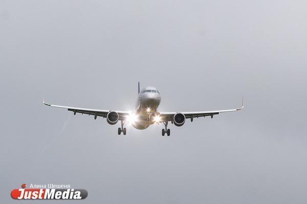 Авиалайнер Air India загорелся во время взлета в Бангалоре - Фото 1