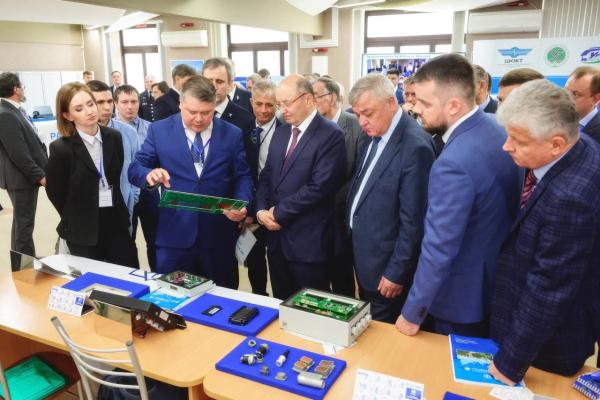 В Екатеринбурге эксперты обсуждают развитие высокоскоростного рельсового транспорта в России  - Фото 1