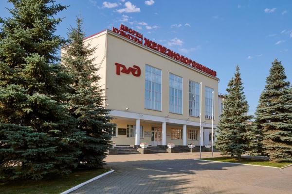 На СвЖД поставили мюзикл о трудовом подвиге железнодорожников: премьера сегодня - Фото 1