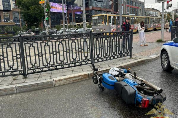 В Екатеринбурге 16-летний подросток на мотоцикле пытался угнать от ДПС - Фото 1