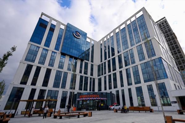 В новой поликлинике в Академическом на 20 млн рублей оборудуют конференц-зал - Фото 1