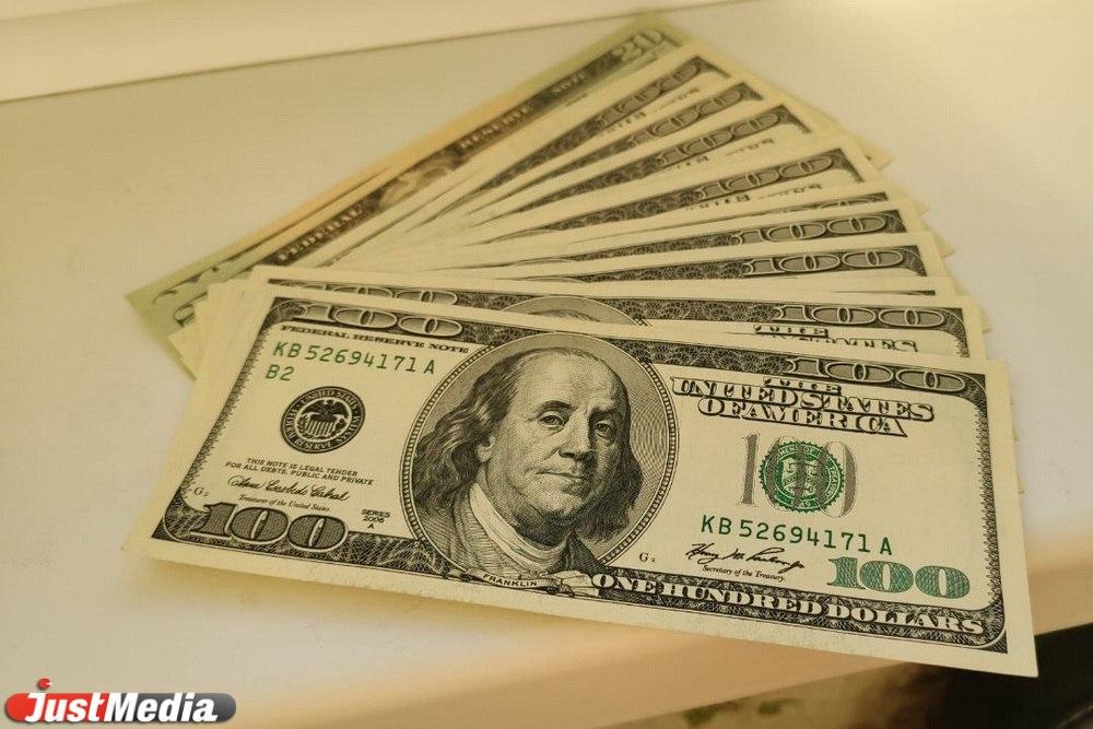 В США незнакомец вернул женщине оброненные 12 тысяч долларов в конверте - Фото 1