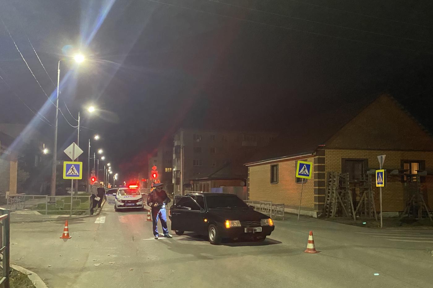 В Ирбите 19-летний водитель-новичок «ВАЗа» сбил на «зебре» женщину - Фото 1