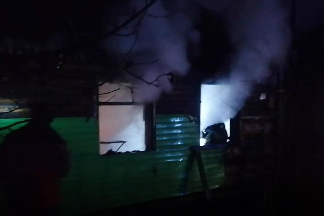 В Тюменской области при пожаре погибла мама с ребенком - Фото 1