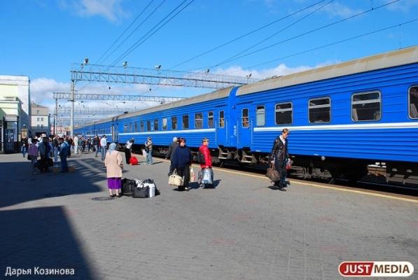 Перевозки пассажиров на СвЖД в октябре выросли на 5,8% - Фото 1