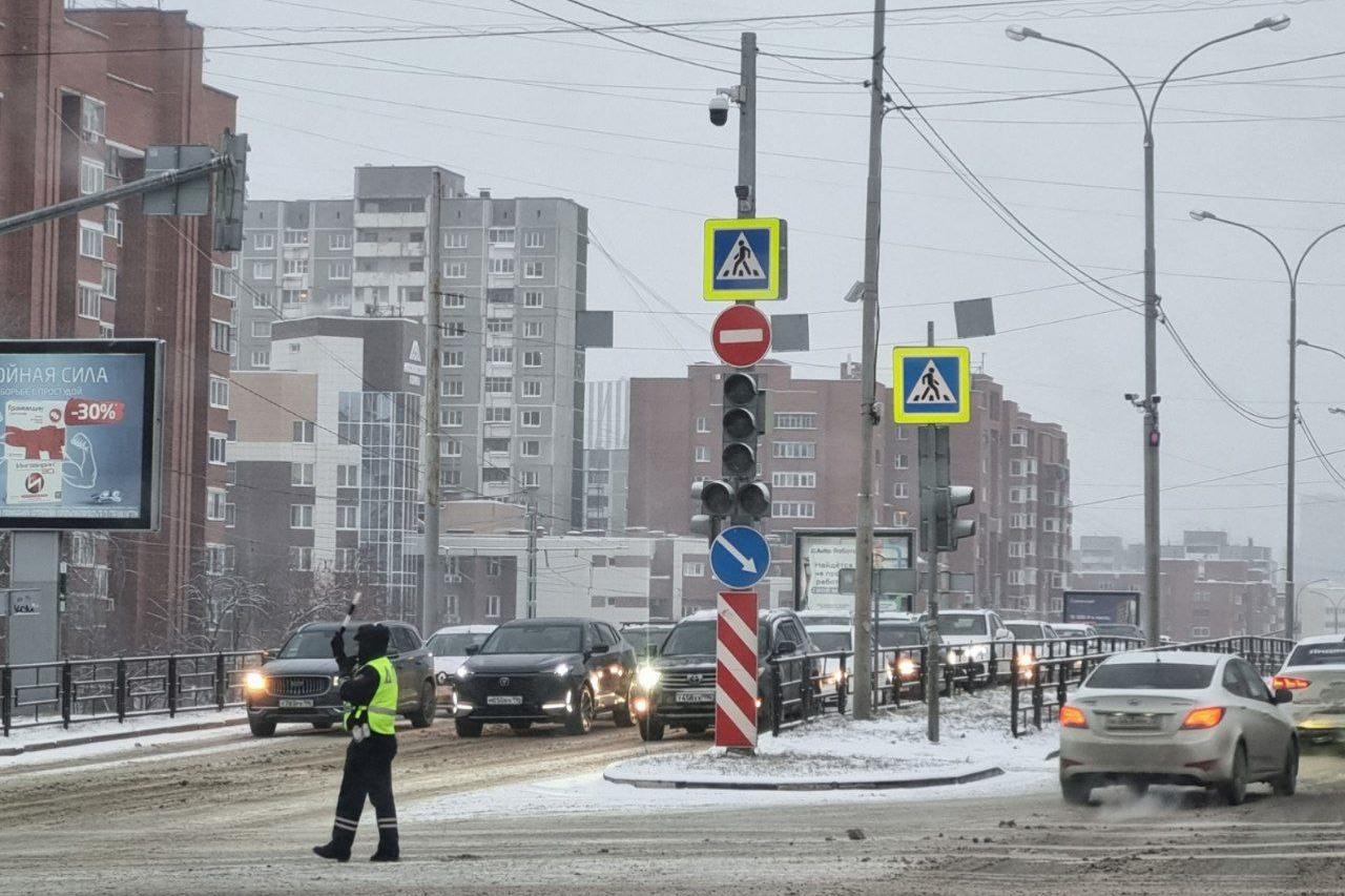 В Екатеринбурге на Московской-Куйбышева не работают светофоры - Фото 1