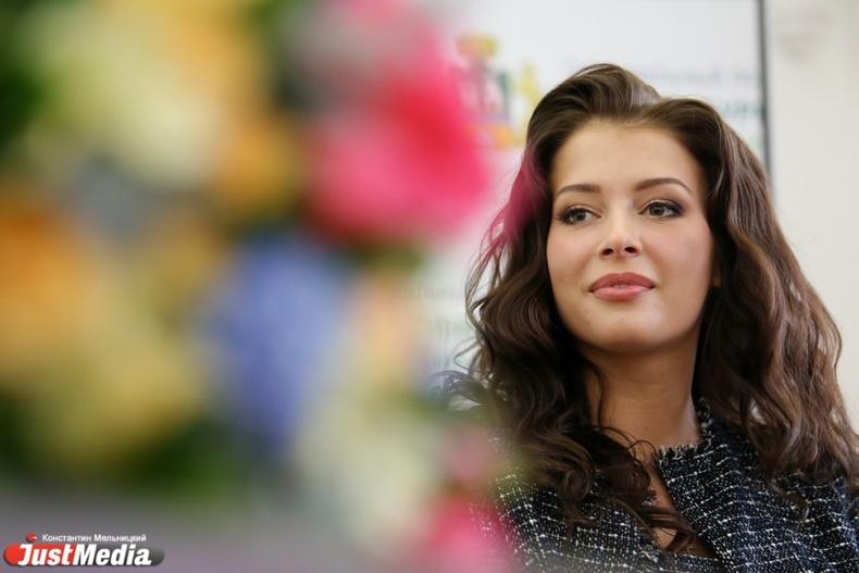 Мисс-Екатеринбург Софию Никитчук задержали во Внуково за контрабанду драгоценностей - Фото 1