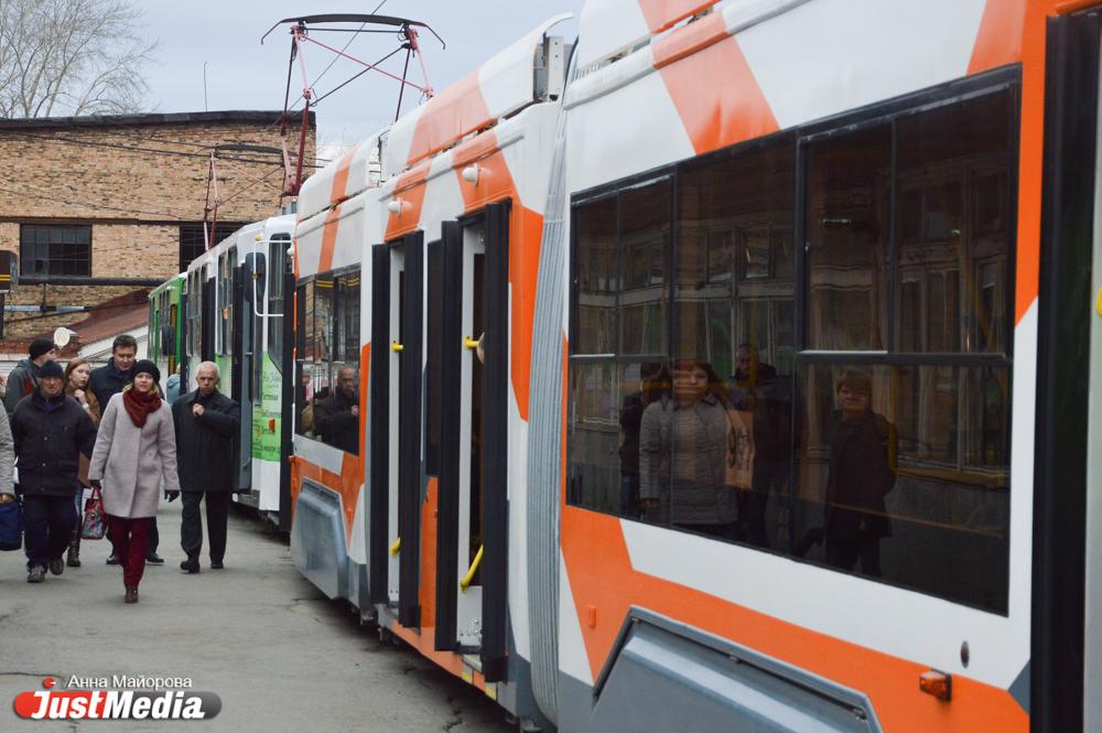 Мэрия Екатеринбурга планирует в 2025 году закупить новые трамваи на 1,5 млрд рублей - Фото 1