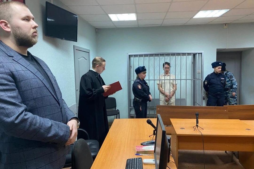 Суд отправил в СИЗО обвиняемого в поджоге военкомата в Екатеринбурге - Фото 1