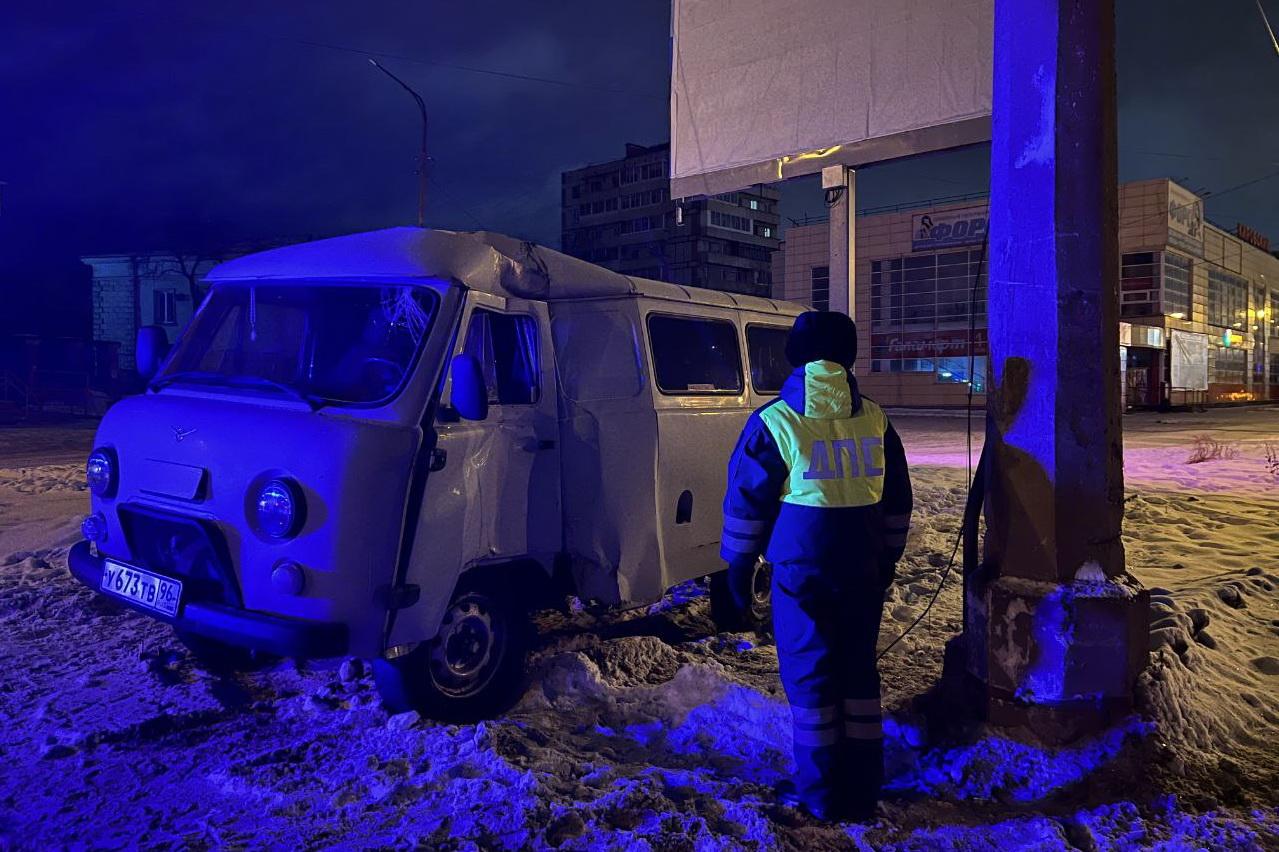 В Нижнем Тагиле пьяный водитель разбил буханку о столб - Фото 1