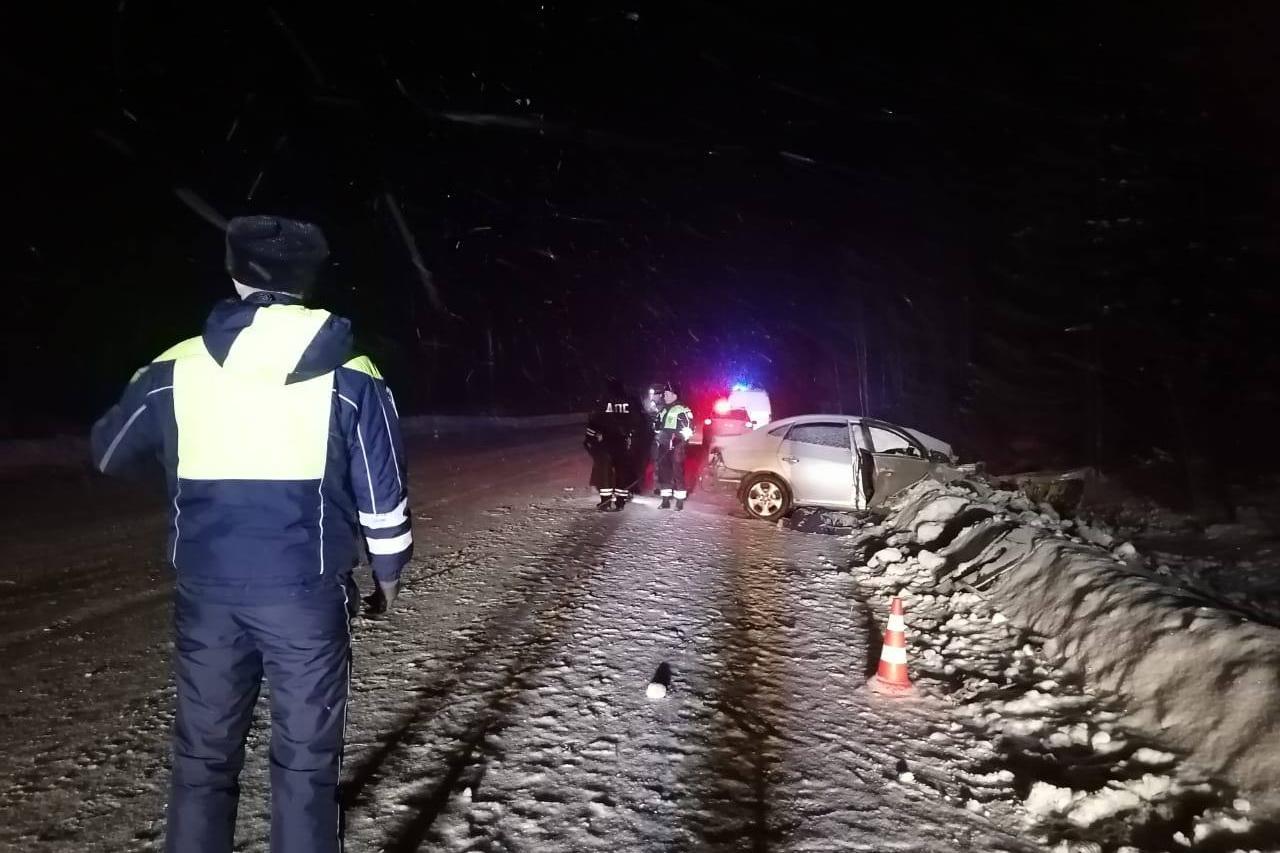 На Серовском тракте два человека погибли в жутком ДТП - Фото 1