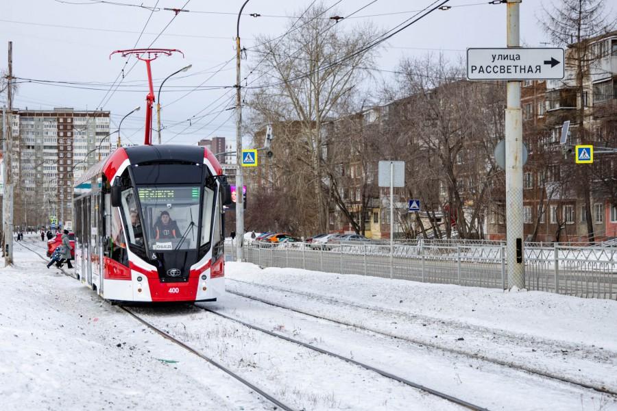 В Екатеринбурге на маршруте №15 начал курсировать «Львенок» - Фото 1