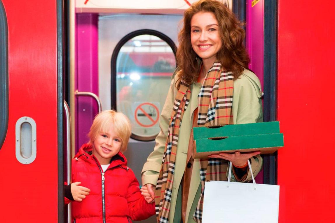 Комплексные обеды, шаурма и сырники: подсчитали, что чаще всего заказывают пассажиры к поездам на Урале  - Фото 1