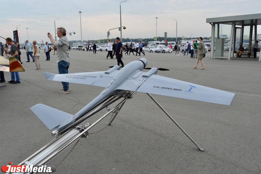 Пять российских аэропортов закрыты из-за атак беспилотников - Фото 1