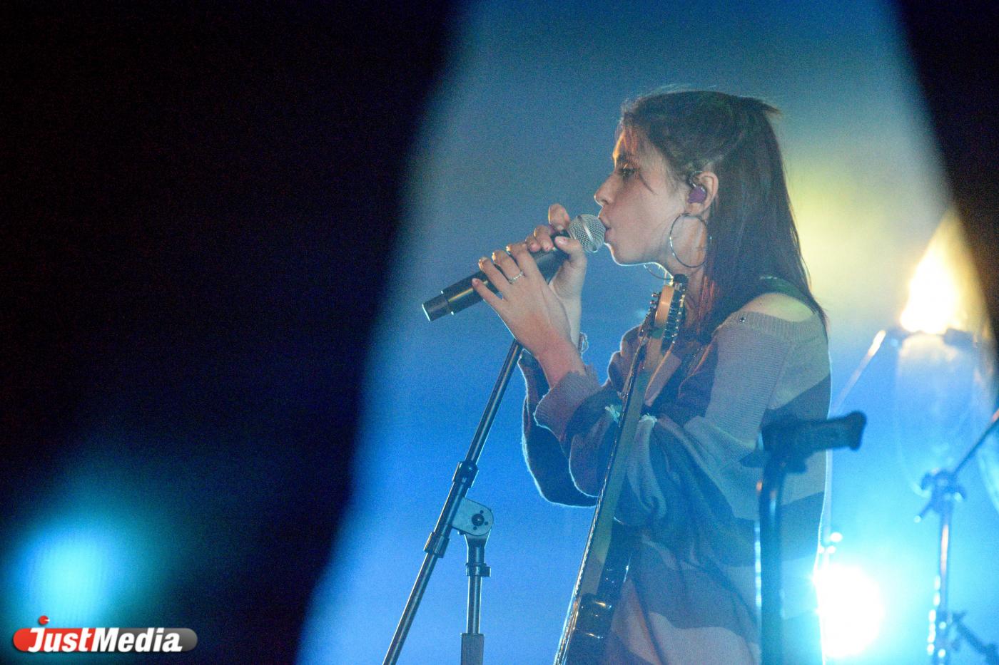 В Екатеринбурге в третий раз отменили выступление певицы Доры - Фото 1