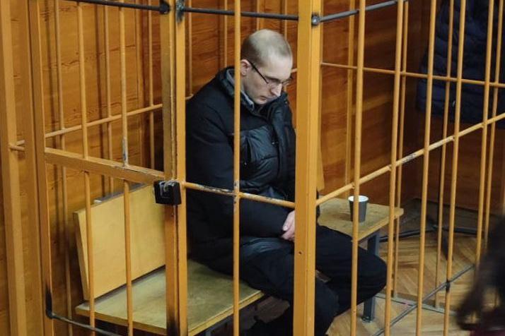 Суд отправил в СИЗО патологоанатома-кришнаита, обвиняемого в педофилии - Фото 1