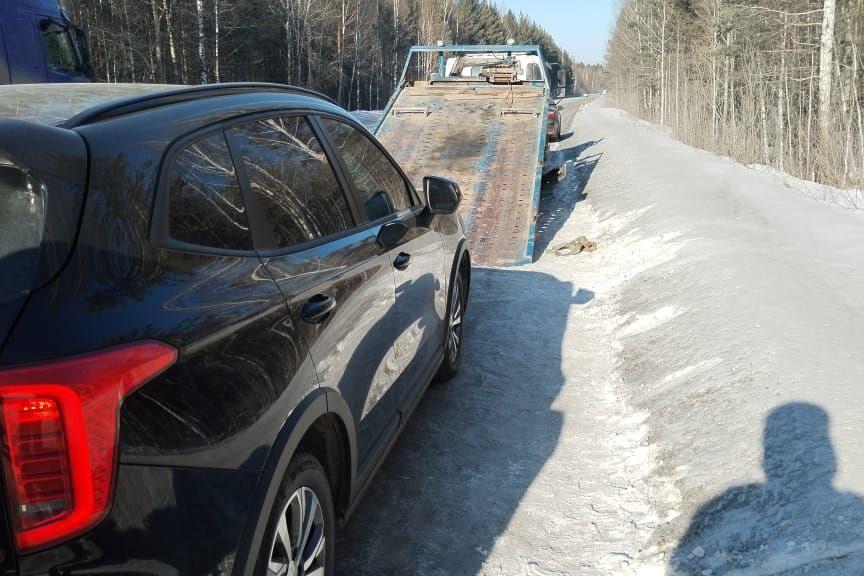 Инспекторы ГИБДД задержали на Серовском тракте водителя, который накопил штрафы на 700 тысяч рублей - Фото 1