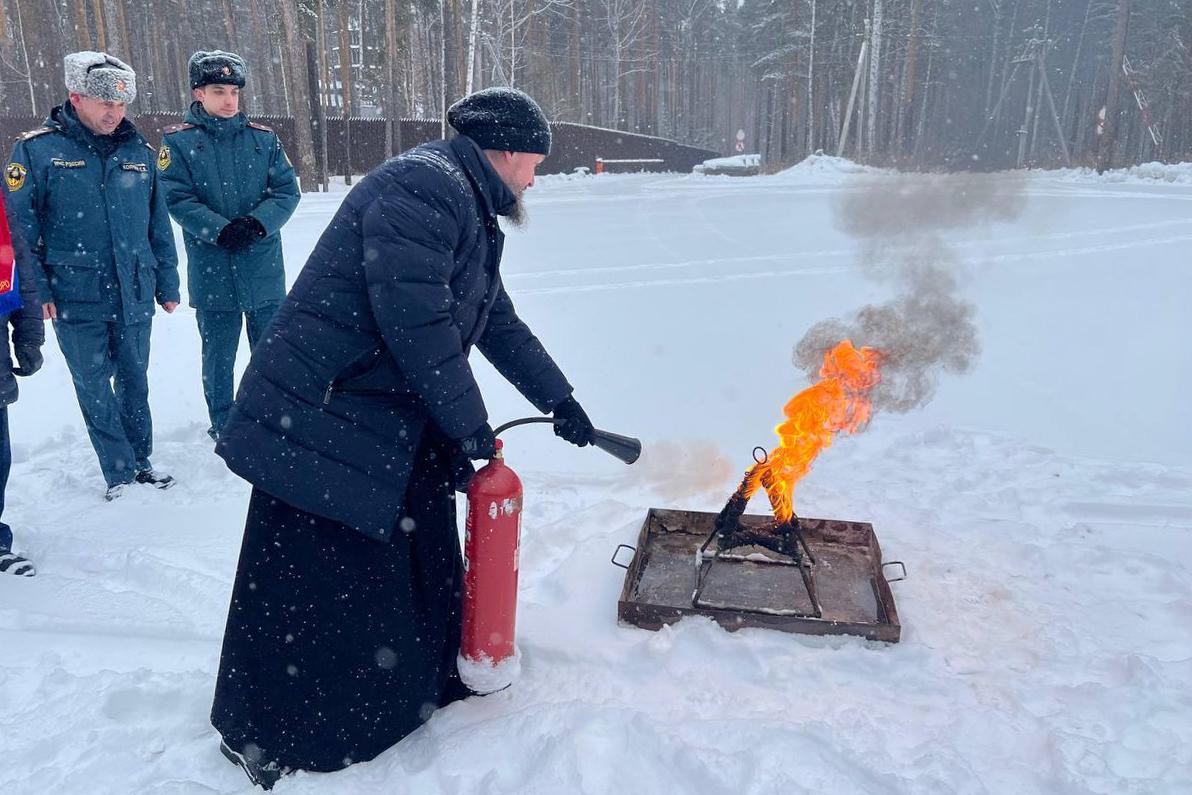 Под Екатеринбургом появилась православная дружина пожарных - Фото 1