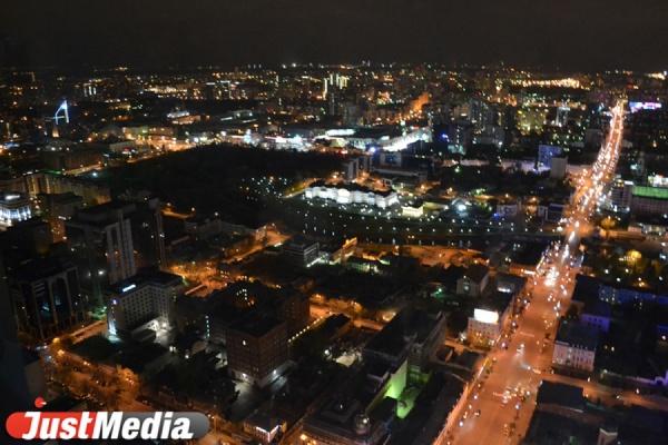 Алексей Орлов: «В течение года обустроим суммарно 103 километра сетей уличного освещения в разных частях Екатеринбурга» - Фото 1