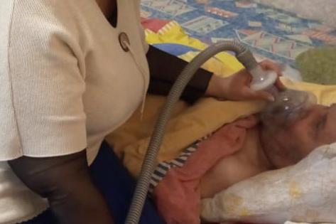 В Екатеринбурге медики начали обеспечивать спецпитанием тяжелых неизлечимых пациентов на дому - Фото 1