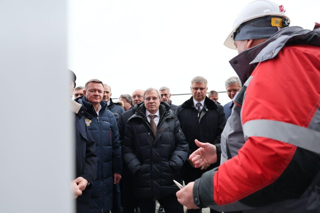 Вице-премьер Савельев и министр транспорта Старовойт прилетели в Свердловскую область - Фото 1