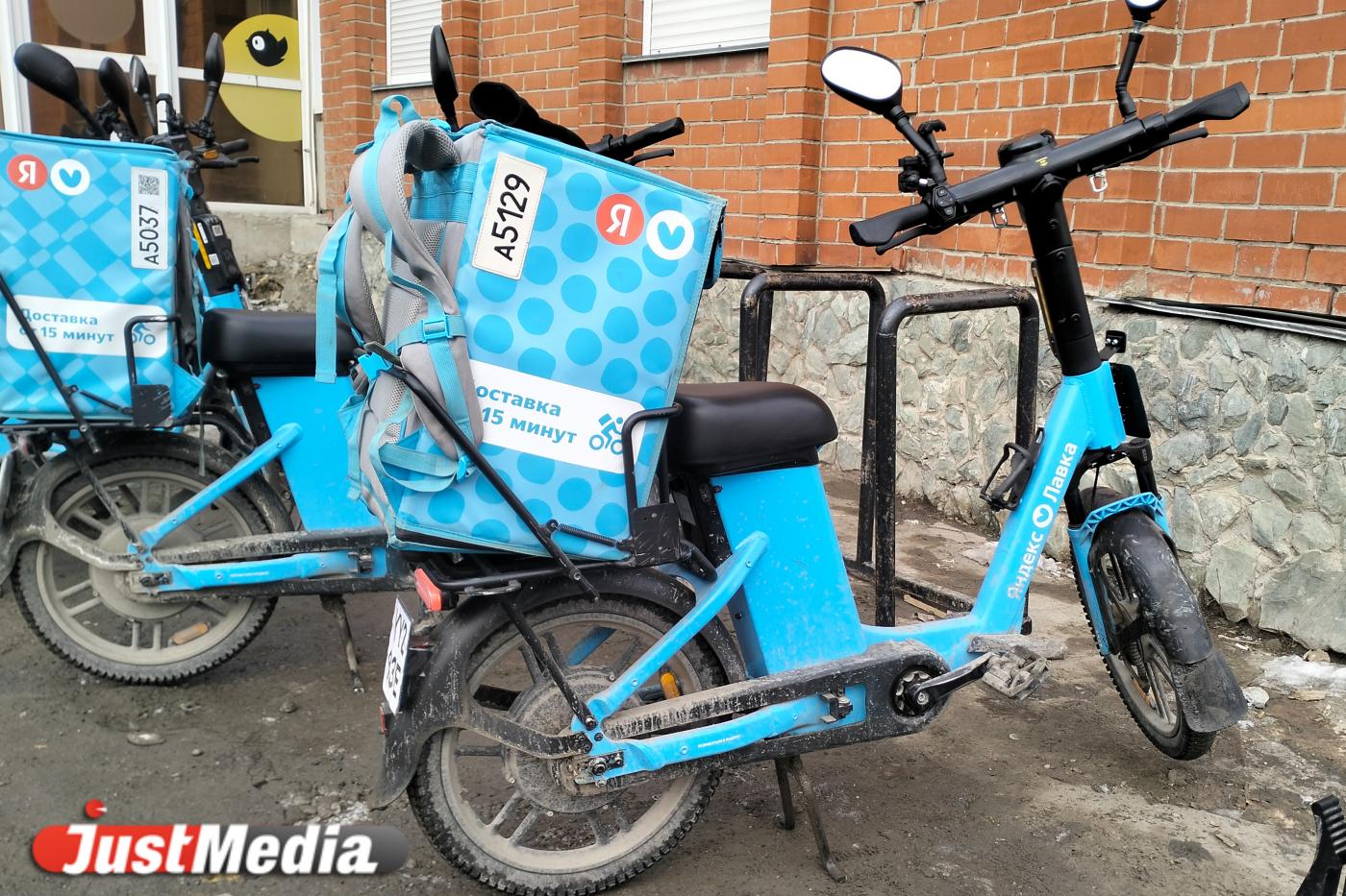 На тротуарах Екатеринбурга станет больше курьеров на электровелосипедах - Фото 1