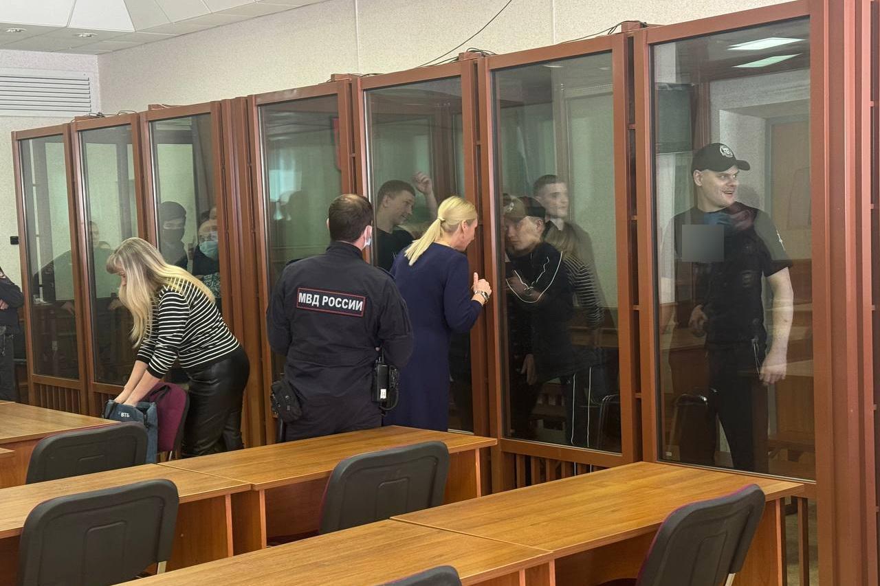 Суд вынес приговор банде, устроившей разборку в букмекерской конторе Сысерти - Фото 1