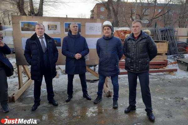 Алексей Орлов проверил ход работ по строительству спортивной школы - Фото 1