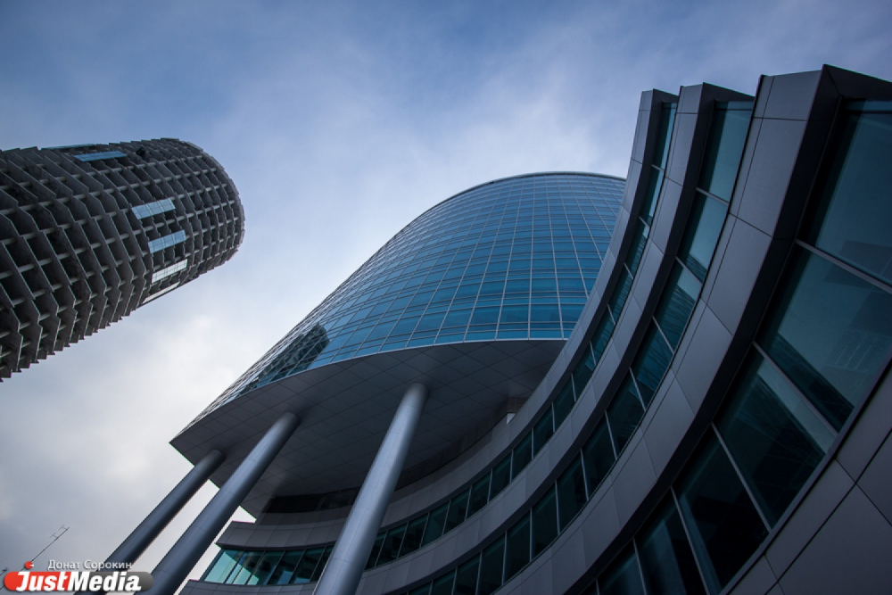 В Екатеринбурге арендные ставки в бизнес-центрах за год выросли на треть и более  - Фото 1