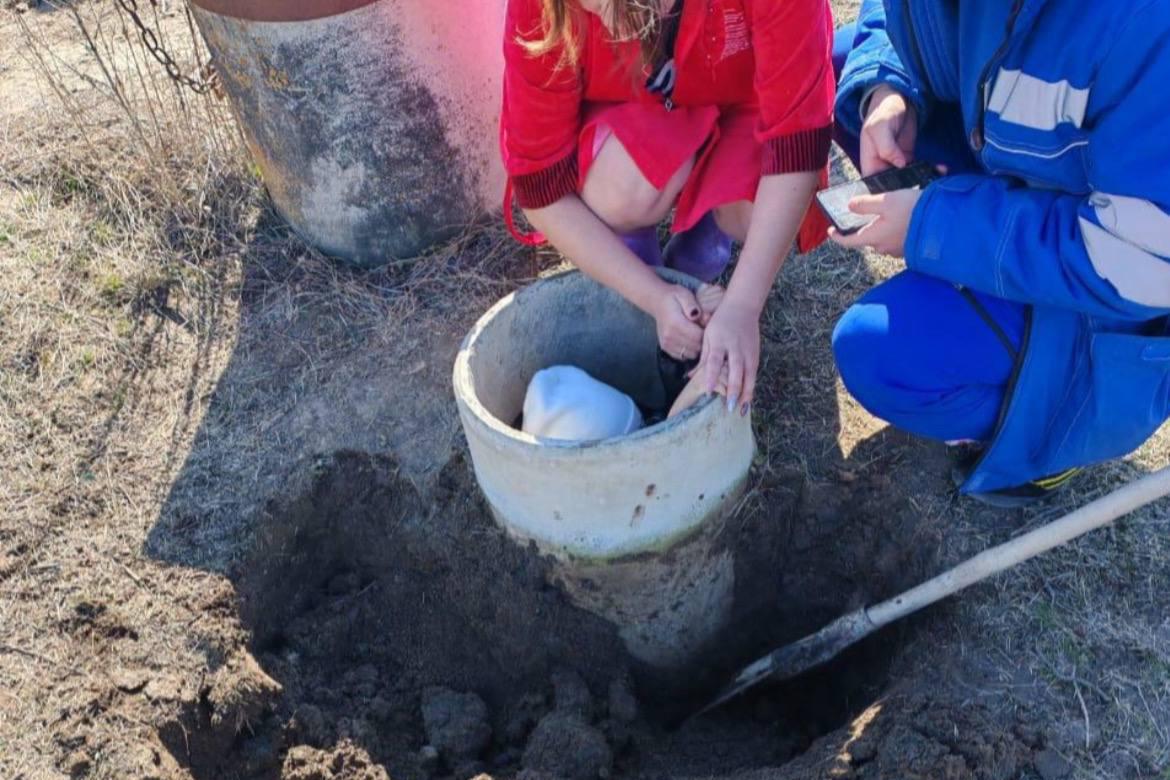 В Астраханской области девочка, играя в прятки, застряла в трубе - Фото 1