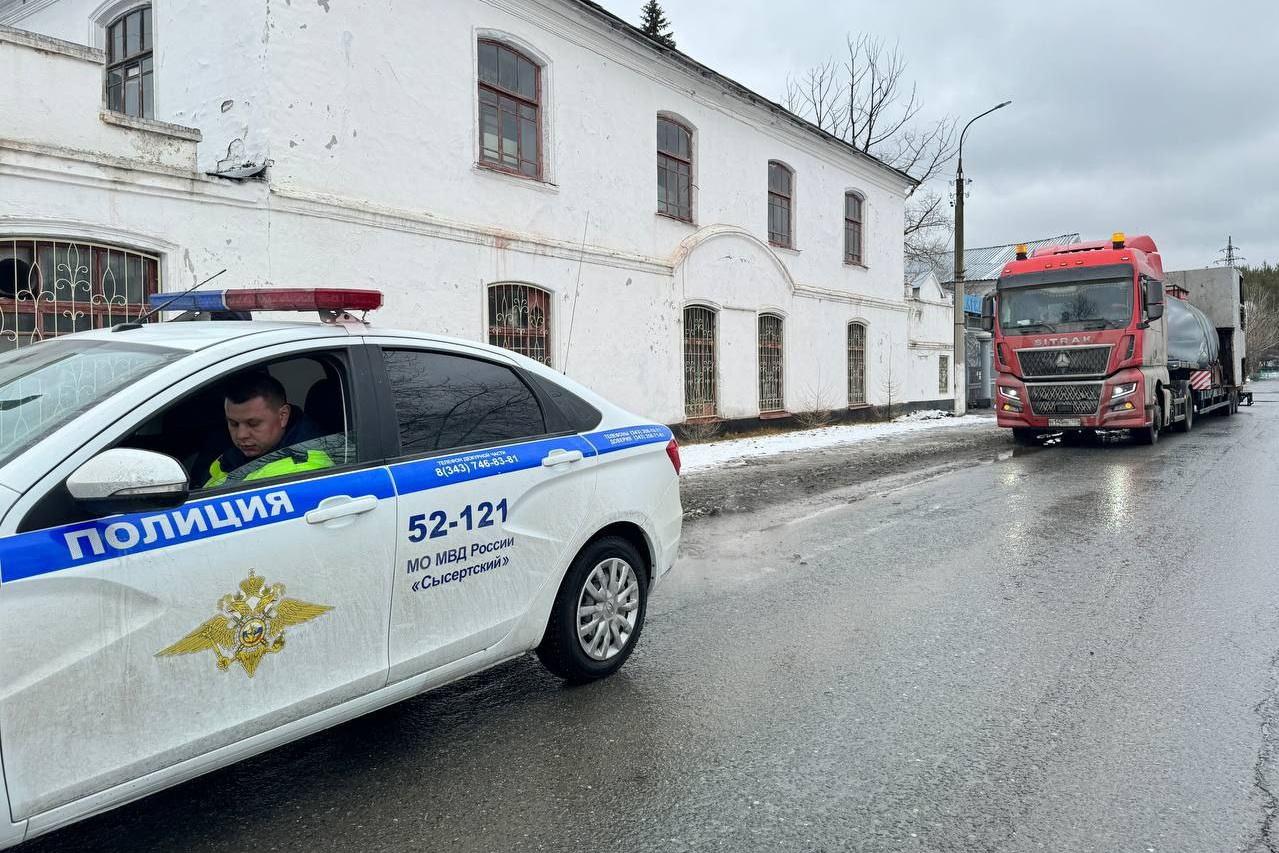 Инспекторы ГИБДД задержали в Сысерти пьяного дальнобойщика из Ставрополья - Фото 1