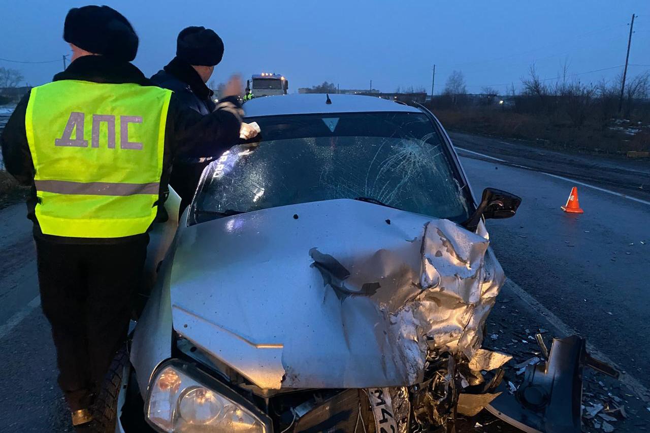 В Каменске-Уральском водитель «Лады» уснул за рулем и врезался во встречную машину  - Фото 1