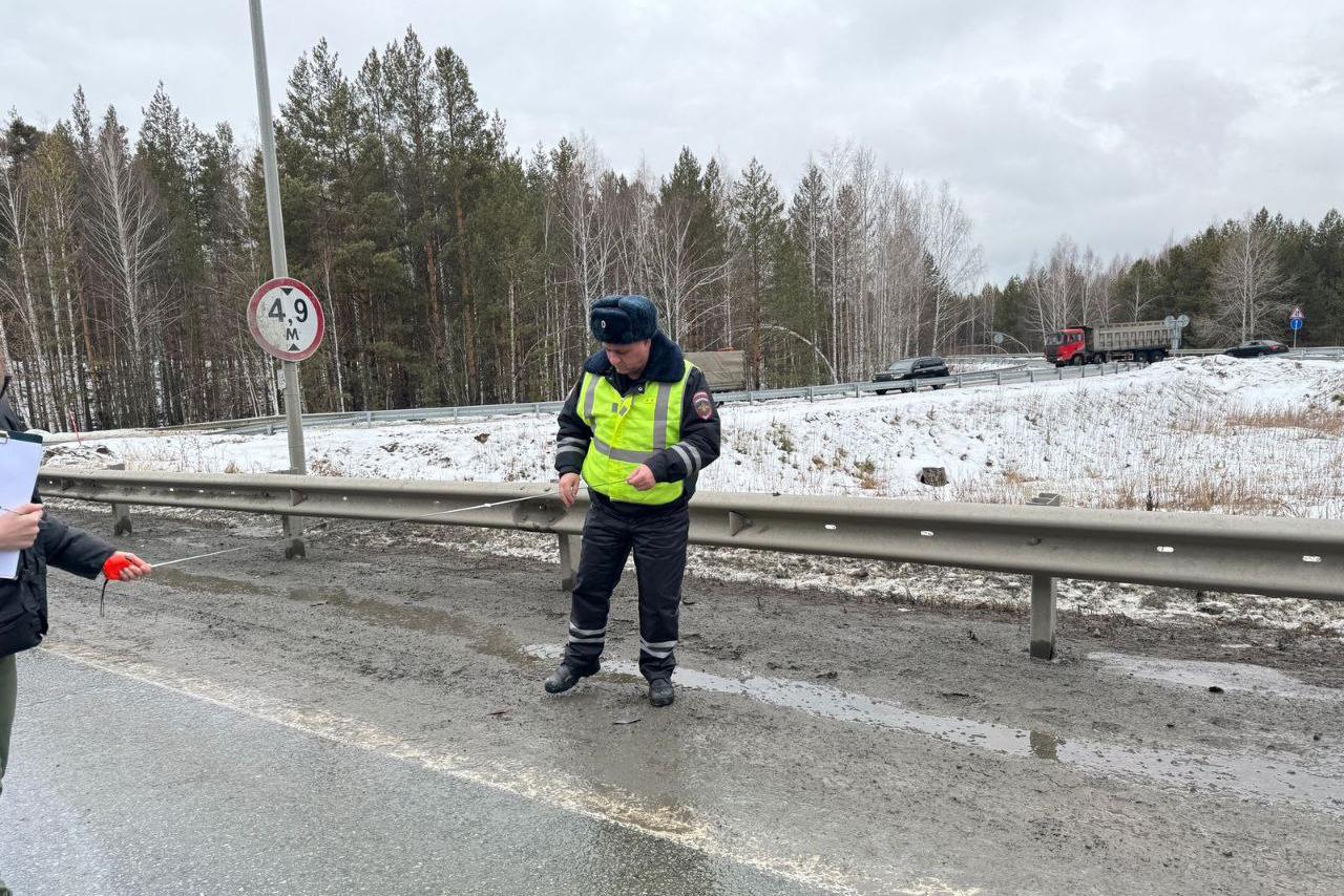 В Сысертском районе водитель КАМАЗа насмерть сбил 14-летнего подростка - Фото 1