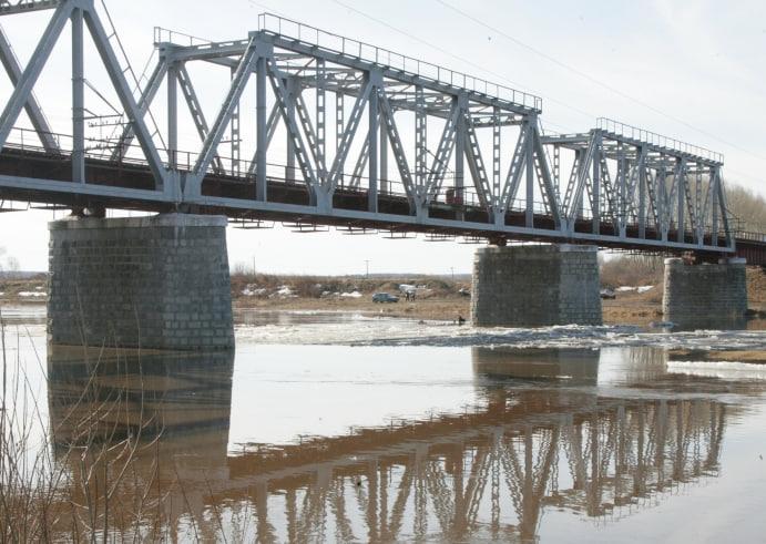 СвЖД сформировала 22 противоразмывных поезда для защиты инфраструктуры в период весеннего паводка - Фото 1