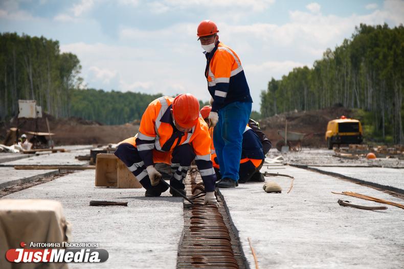 В Екатеринбурге начался ремонт второй половины эстакады на 42 км ЕКАДа - Фото 1