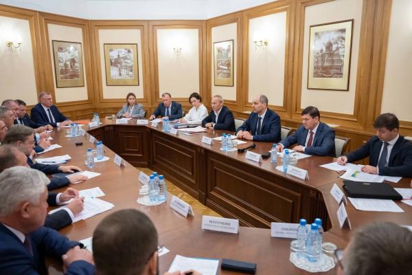 Денис Паслер провел установочное совещание по выборам губернатора