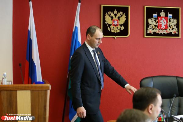 Денис Паслер ввел новые должности в свердловском правительстве