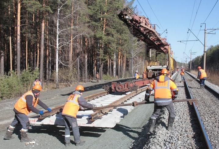 Свыше 300 км пути обновит Свердловская железная дорога в 2025 году - Фото 1