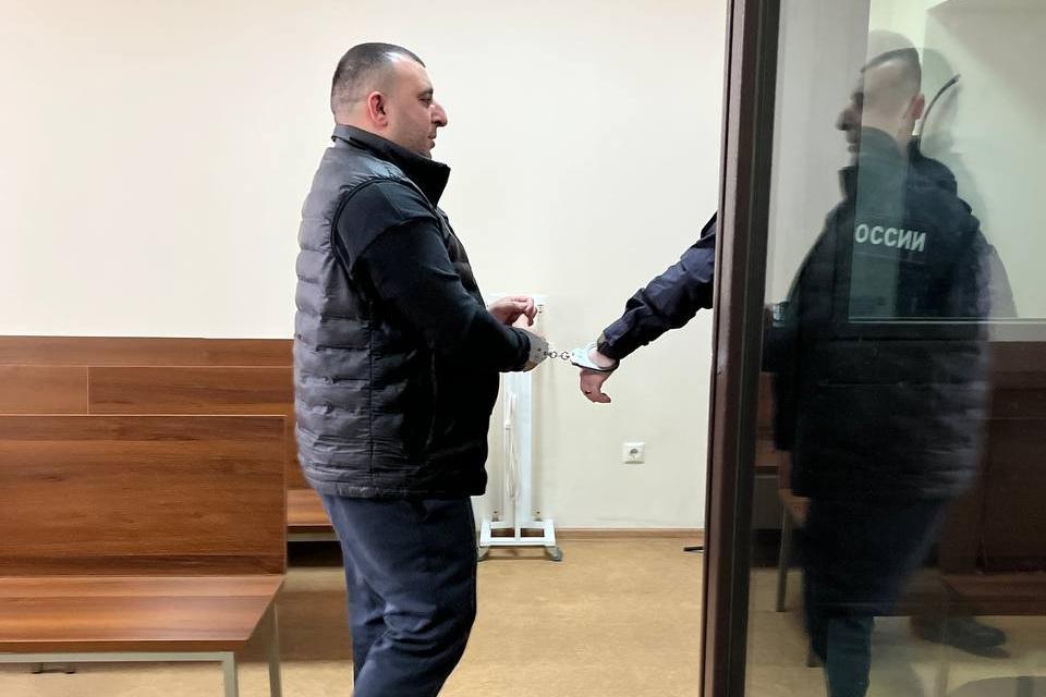 Суд отправил в колонию екатеринбуржца, вымогавшего у знакомого 12 млн рублей - Фото 1