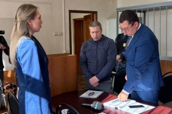 Суд отказался переносить процесс над замглавы Дегтярска в другой район