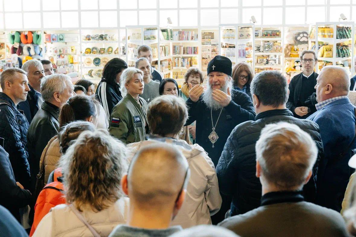 Митрополит Евгений благословил уральских верующих перед поездкой в Иерусалим - Фото 1