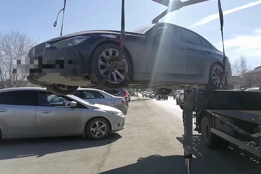 Приставы арестовали BMW у екатеринбуржца, задолжавшего по алиментам более 1,7 млн рублей - Фото 1