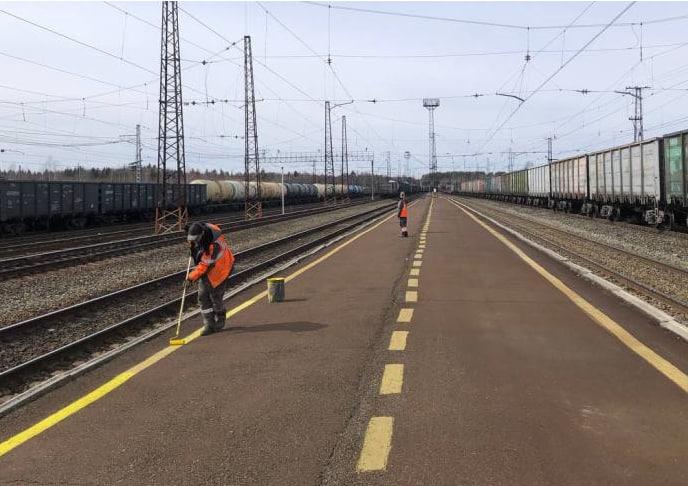 Свердловская магистраль проводит весеннюю генеральную уборку и обновление объектов пригородного комплекса - Фото 1