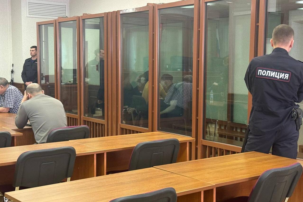 Гособвинение попросило до 16 лет колонии банде таджиков, грабивших китайцев в Екатеринбурге - Фото 1